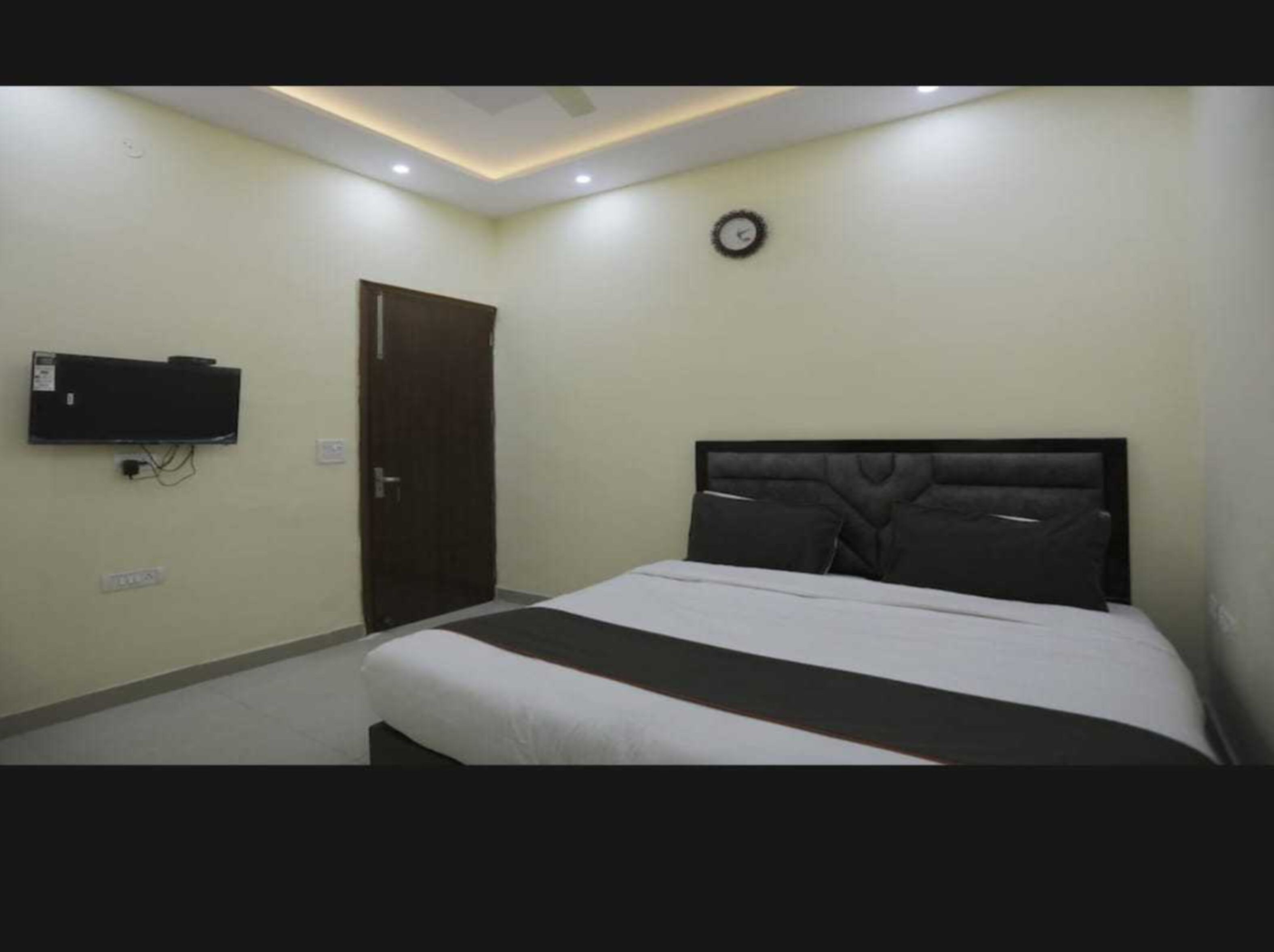 Hotel O Town Palace