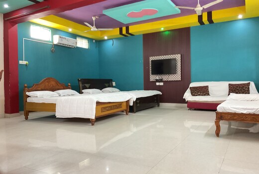 GOLDEN PARK RESIDENCY