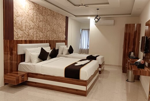 Hotel Orchid Inn