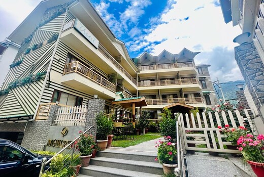 Hotel Avishi Greens