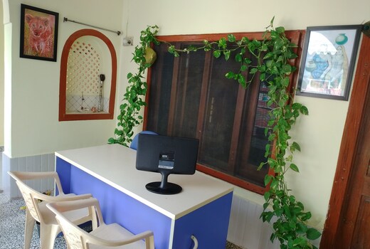 Red king home stay