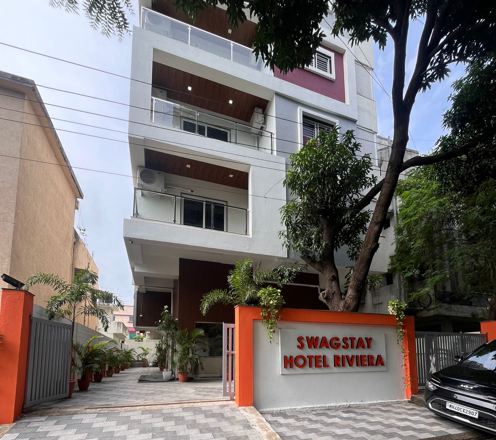 SwagStay Hotel Riviera