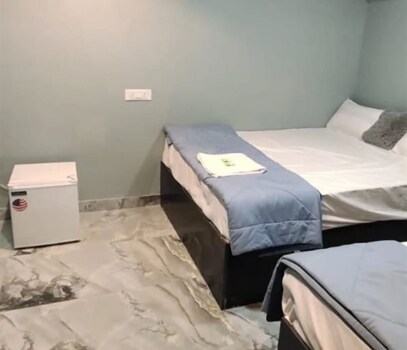 Infra Guest House-Wada