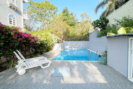 Casa Rio - Stylish 1BHK with Common Pool in Siolim | Hireavilla