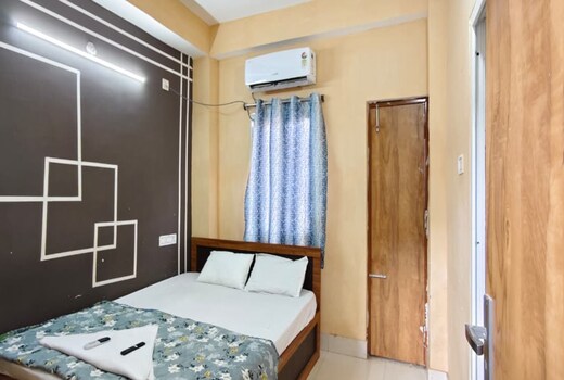 Hotel H.S. Roy