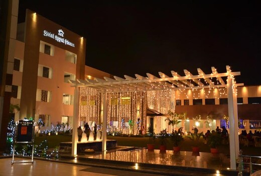 HOTEL ROYAL PLAAZA