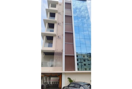 FabHotel Narayani Grand