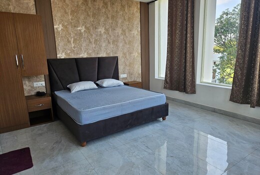 HOTEL MAURYA GREENS