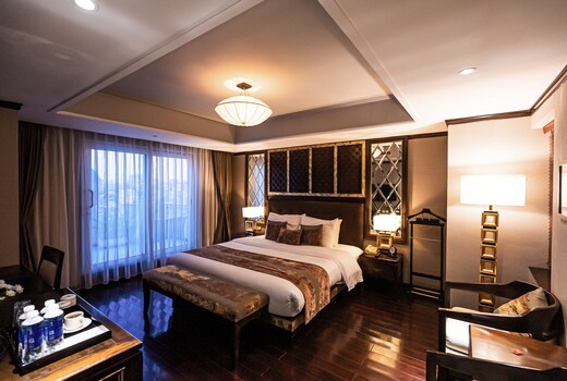 Golden Lotus Luxury Hotel