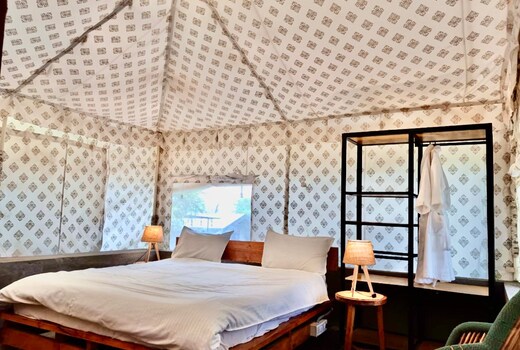 H2H- Riverside Lux Tent in Himalayas by Homeyhuts