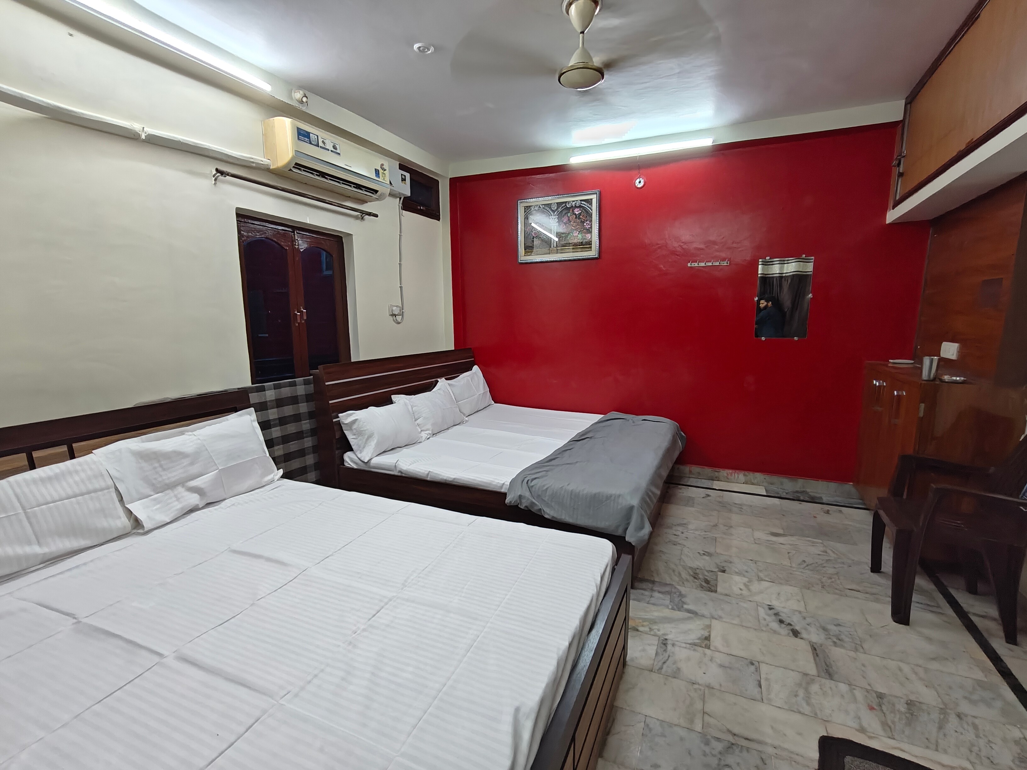 Aadarsh P. Guest House