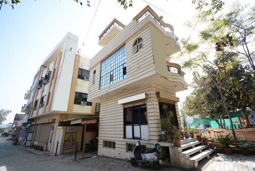 Nanda Lodge Pathankot