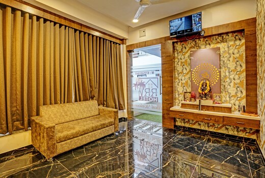 Hotel O RR