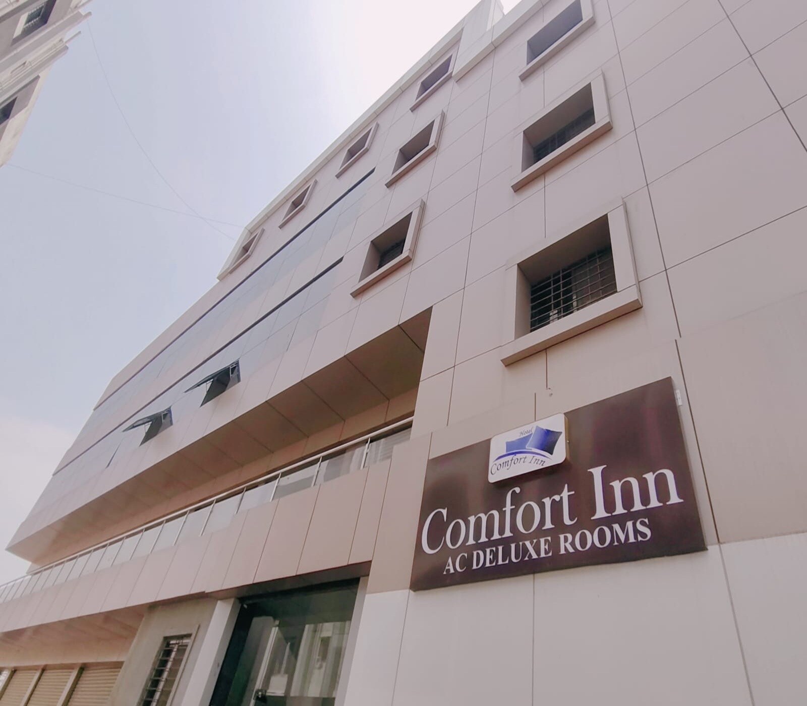 Hotel Comfort Inn Kunjirwadi