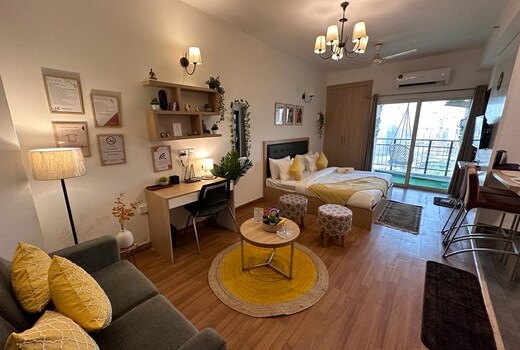 Sojourn Stays- Sunset View Apartment