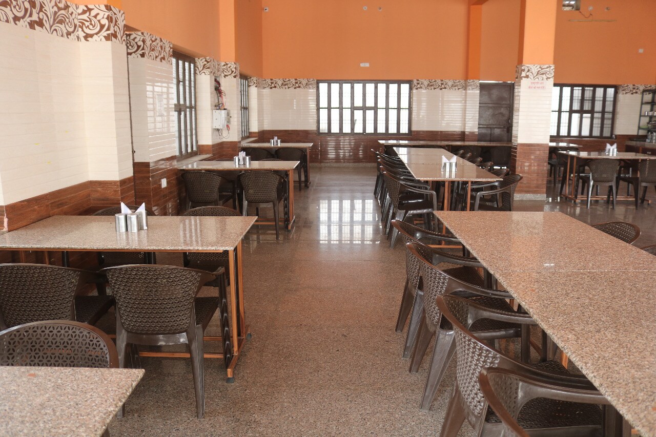 Mahadev Resturant & House