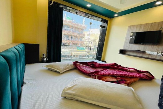Hotel Farishta
