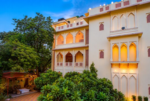 Hotel HR Palace Bani Park