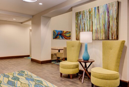 Hampton Inn & Suites by Hilton Manchester