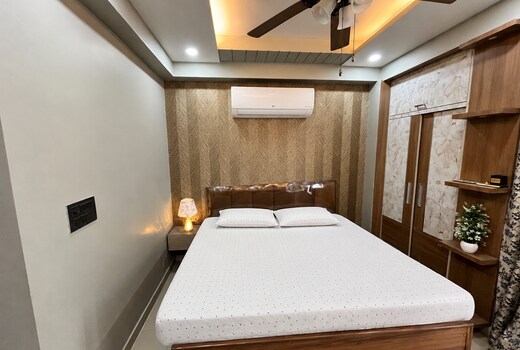 Eloria Grand