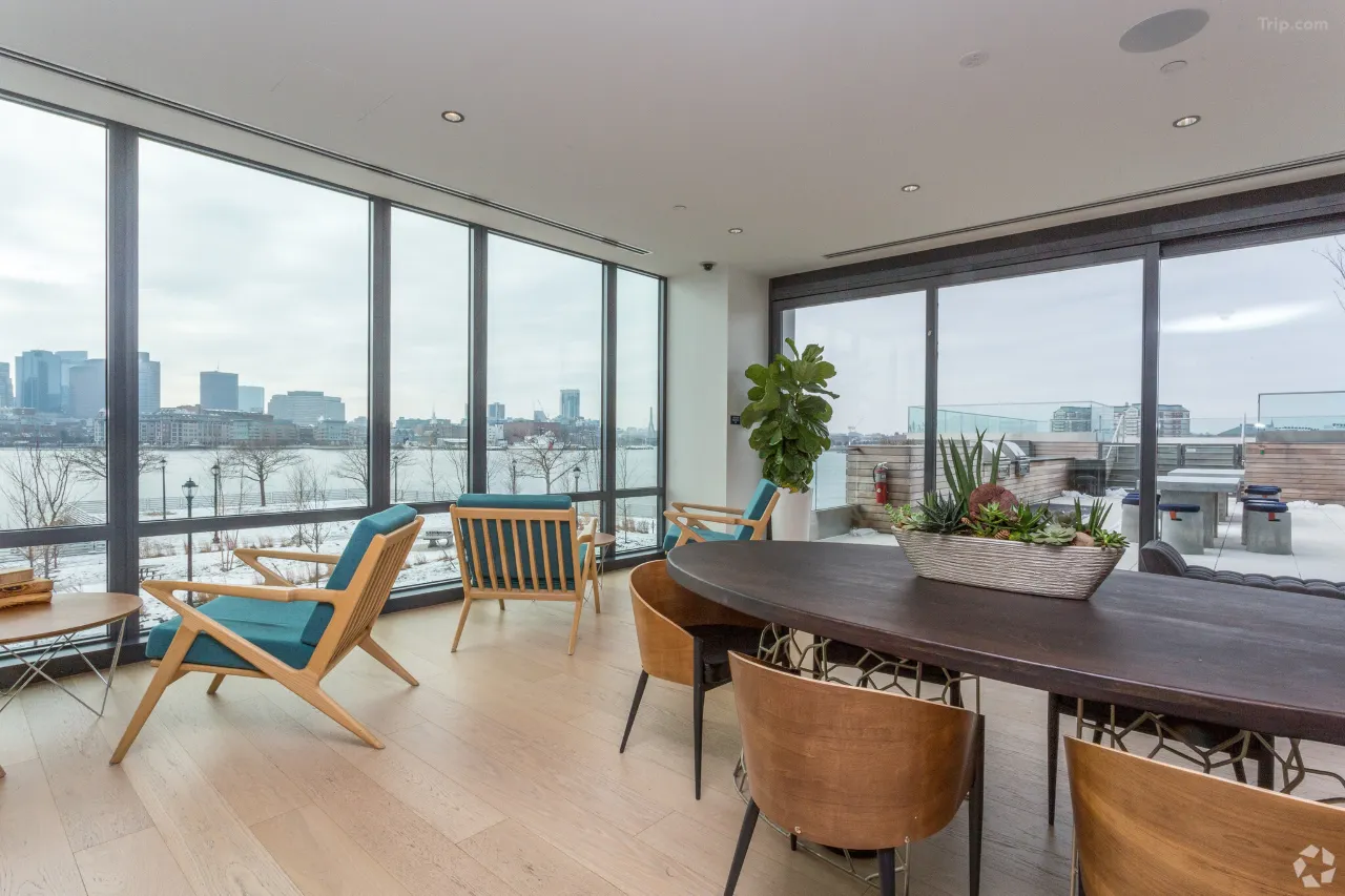 Skyline 1BR 1BA Apt at Hyatus