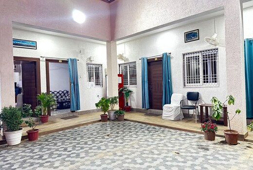 Avana Bliss Retreat Homestay || Single & Studio Rooms