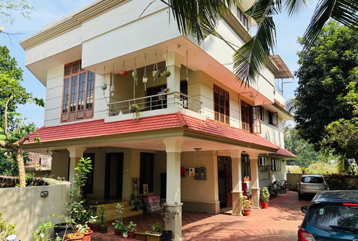 Meadows: Kannur's Serene Retreat