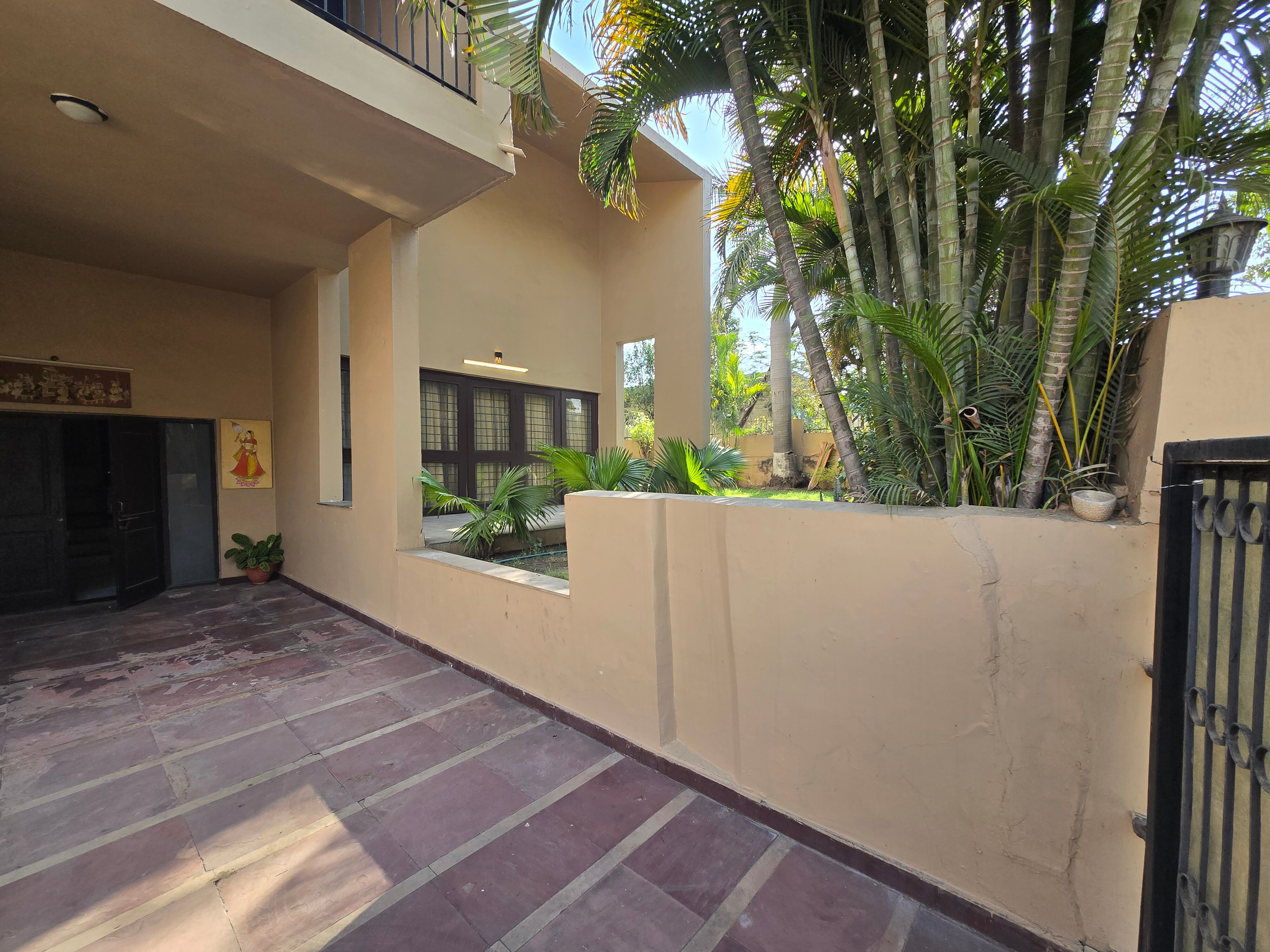 Spacious 5 BHK Villa in Arera Colony