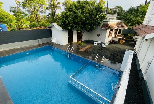 Mount Wave Holiday Pool Villa