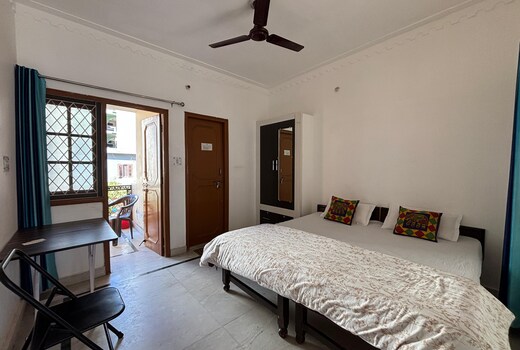 Prakruti Yogastay