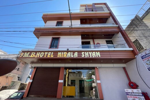Hotel MB Nirala Shyam 50m from Shree Shyam Kund