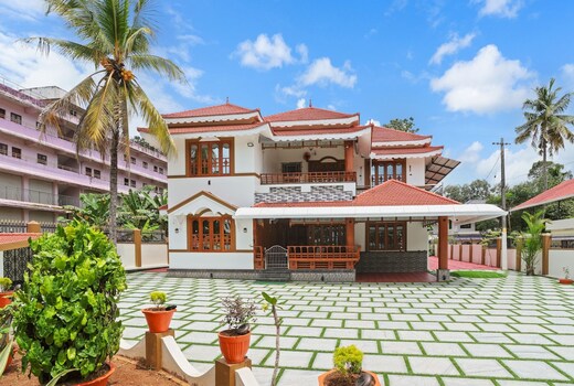 Luxury Oasis 3BR AC Villa Garden Balcony Lounge