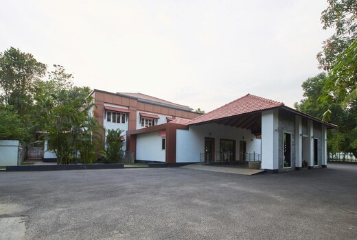 Karapuram Village Resort And Spa