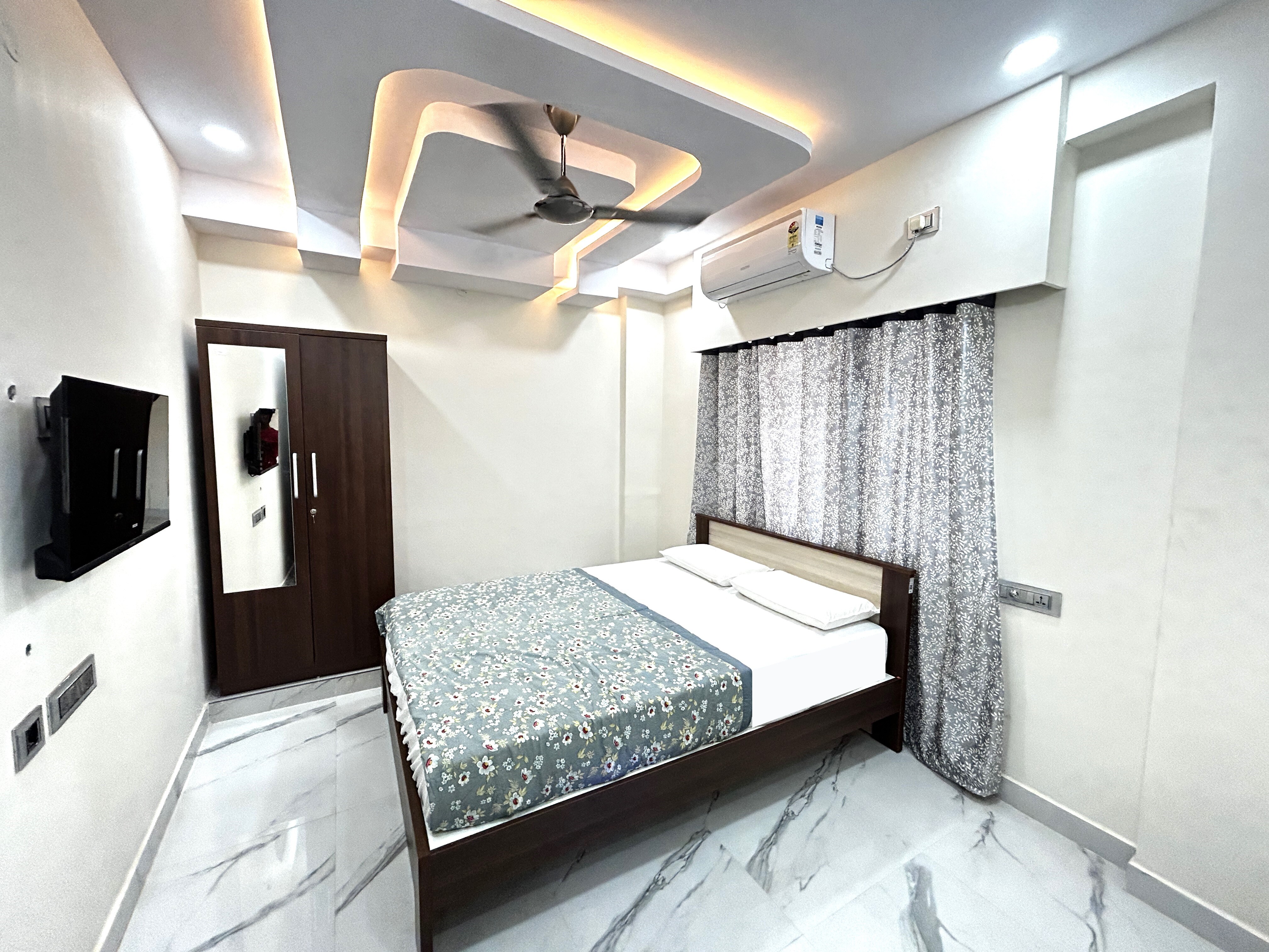 EPIC ROOMS