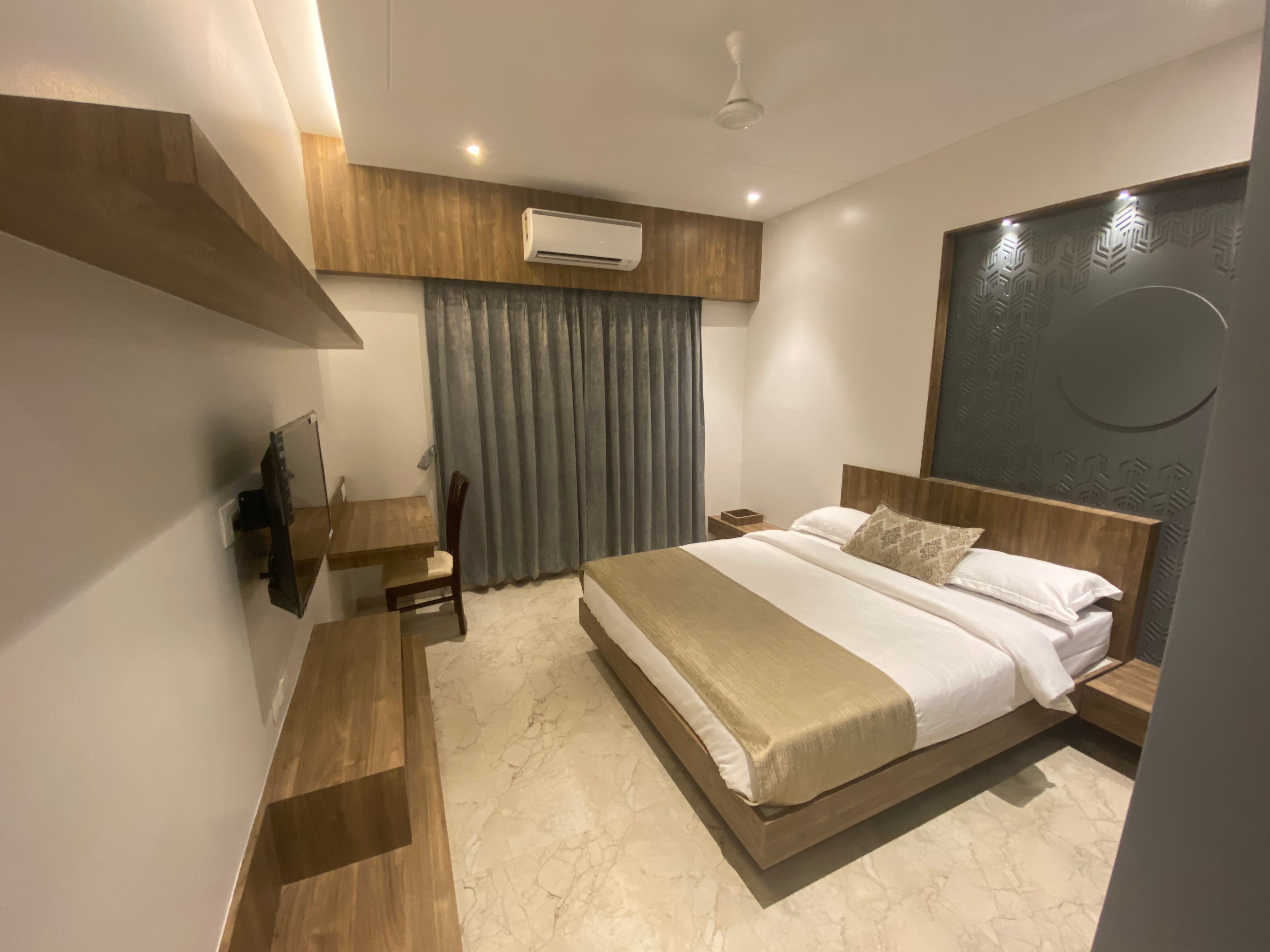Hotel Dwarka Grand