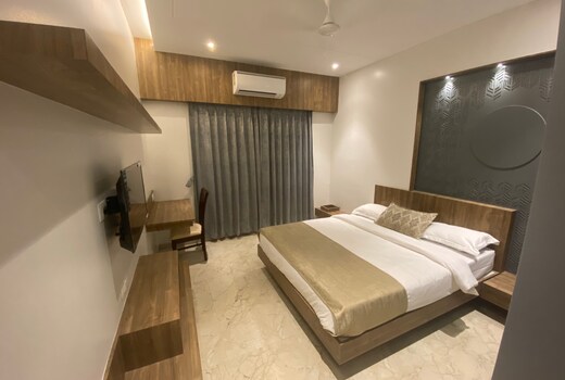 Hotel Dwarka Grand