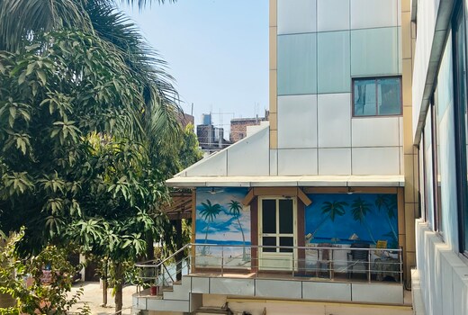 Hotel Avani Palace