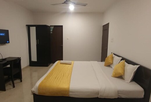Capital 702 - Thane West