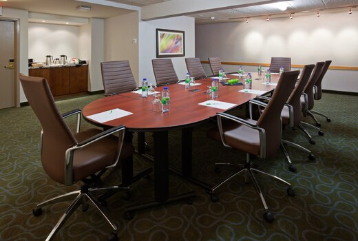 Holiday Inn Burlington Hotel & Conference Centre