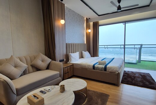 Flat in Noida Grande by Zenith