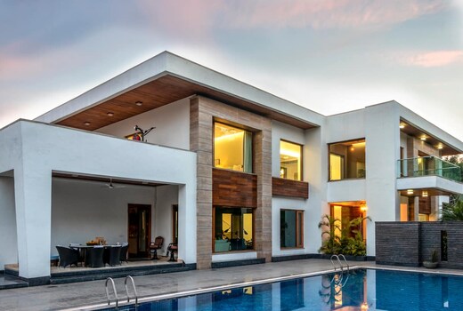 Luxurious 5 BHK Farmhouse