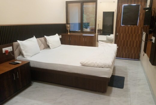 BABLU'S INN