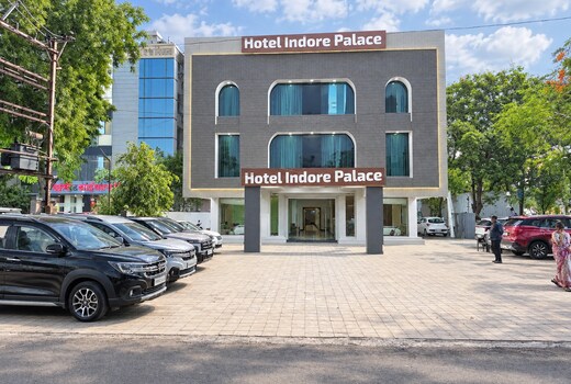 Hotel Indore Palace, Feel At Home (Newly Renovated Hotel)