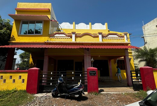 RATHANA HOME STAY