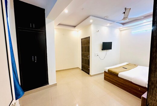 Galaxy Plaza Mayur Vihar Phase 1