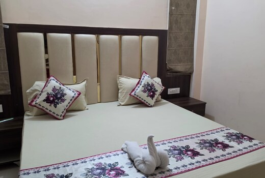 Jhilmil Jungle Resort