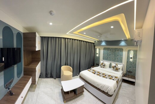 Hotel Vallabh Sky