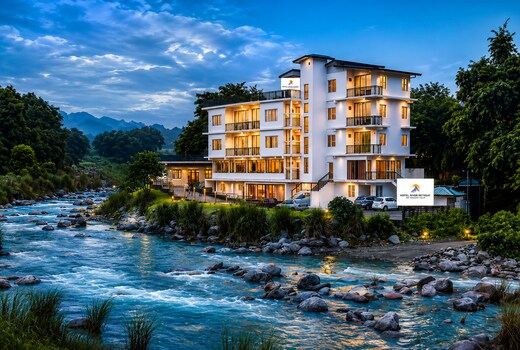Hotel River Retreat - Near Dharamshala Airport