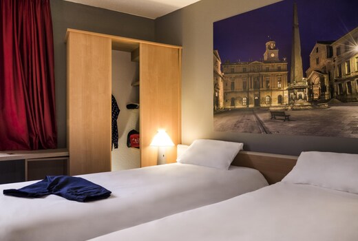 ibis Arles