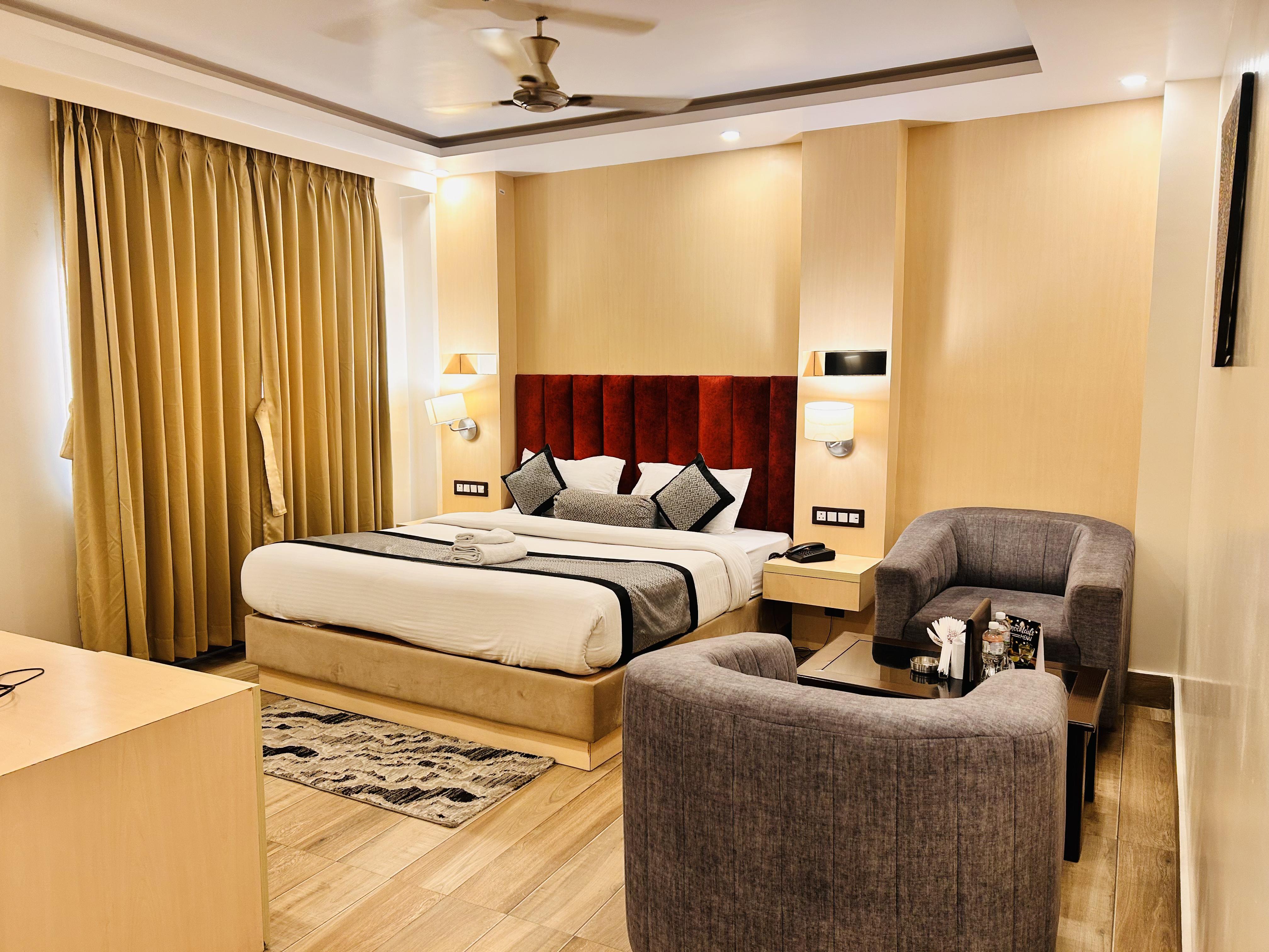 HOTEL HOLIDAY INTERNATIONAL